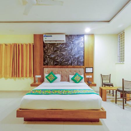 Treebo Royal Empire Indore Exterior photo