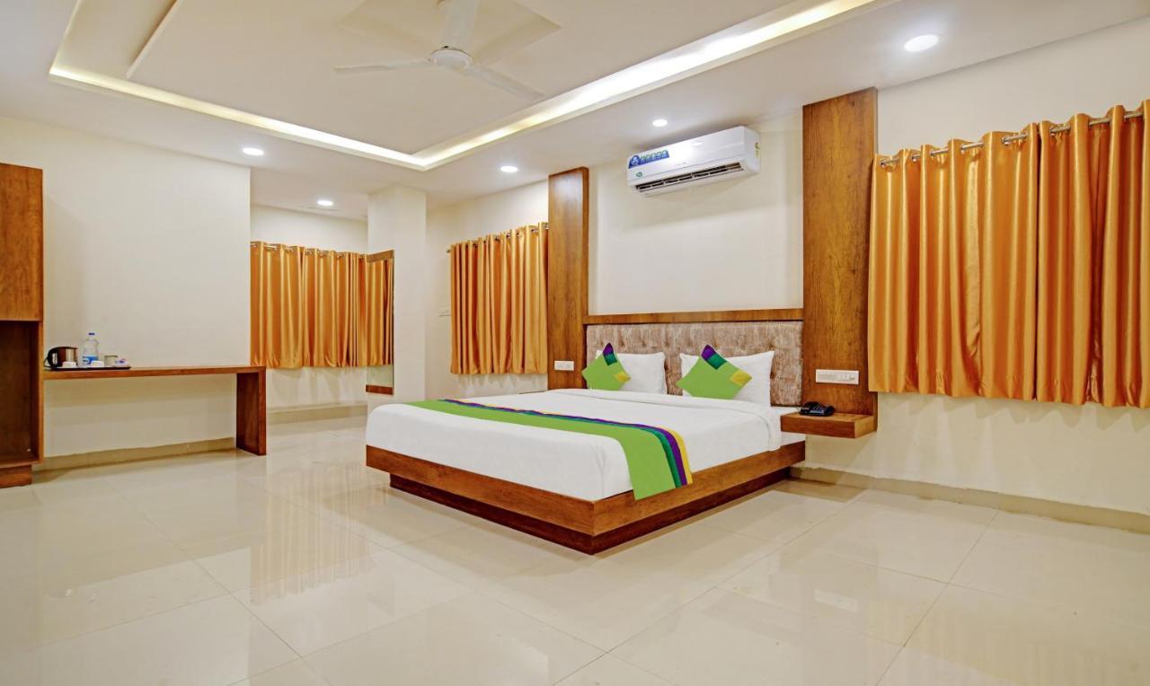 Treebo Royal Empire Indore Exterior photo