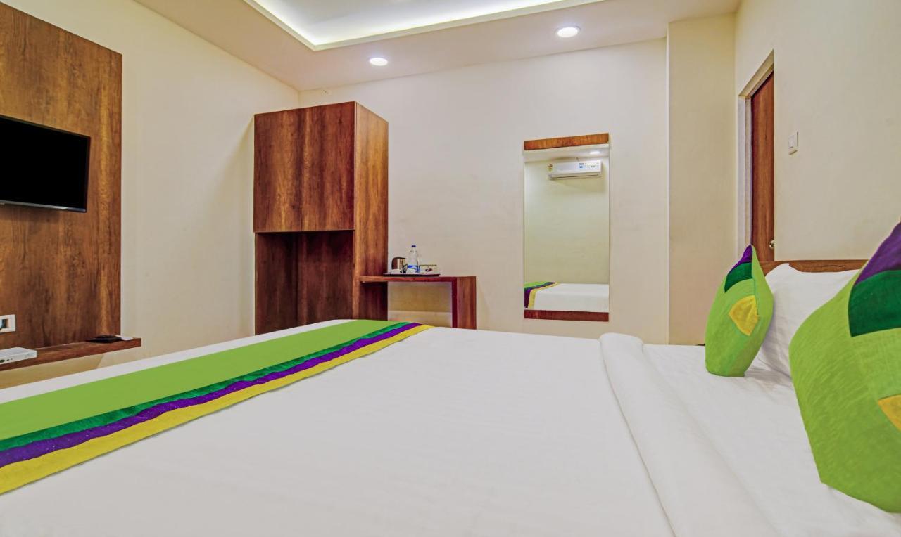 Treebo Royal Empire Indore Exterior photo