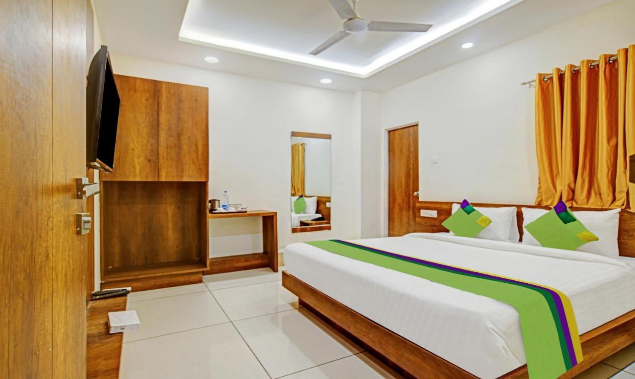 Treebo Royal Empire Indore Exterior photo
