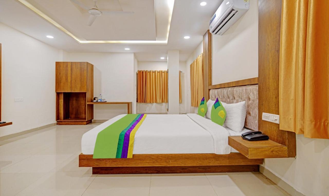 Treebo Royal Empire Indore Exterior photo