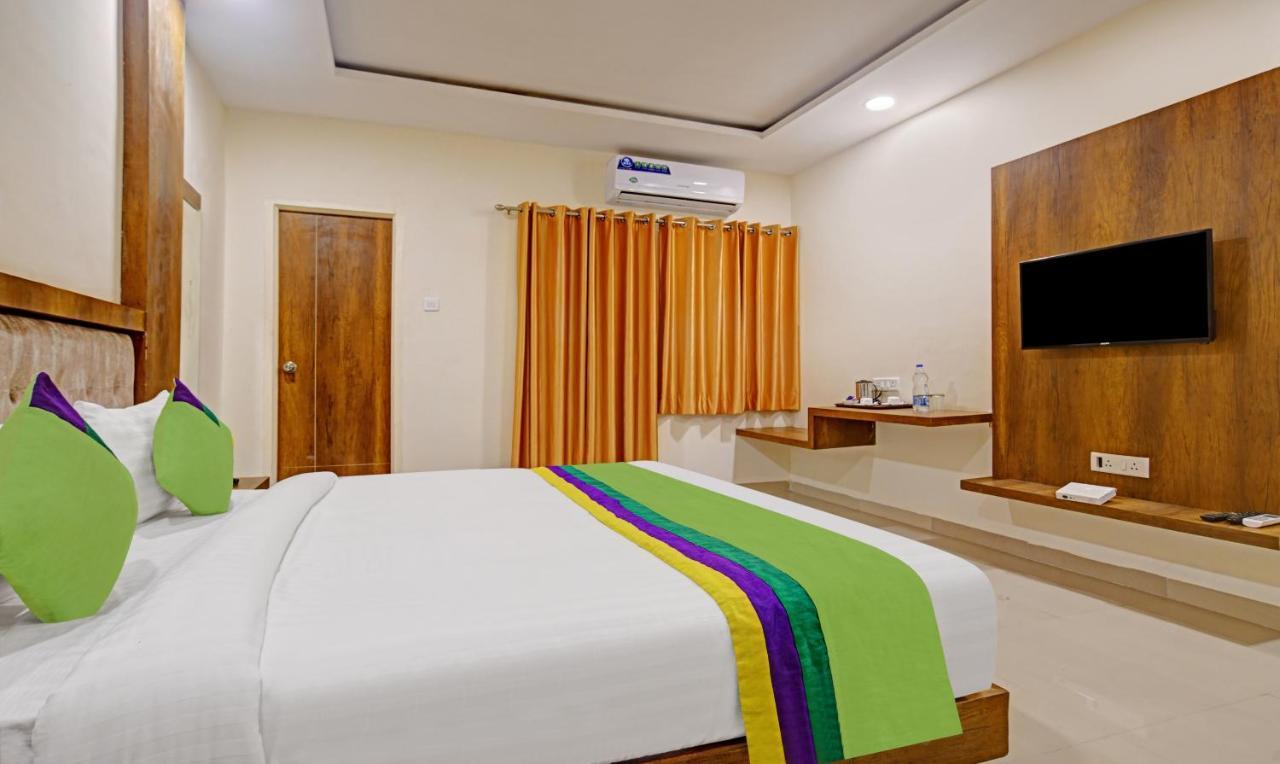 Treebo Royal Empire Indore Exterior photo